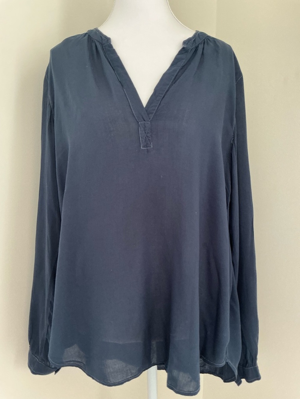 VELVET BY GRAHAM & SPENCER 
Posie Split Neck Blouse